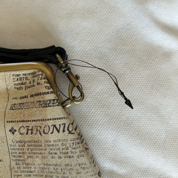 **Patricia Nash Leather Newspaper Print Clutch NWOT - Vintage Parisian Style** - Picture 6 of 7